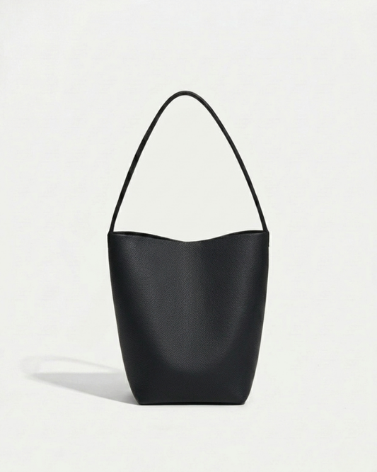 Léa Bucket Bag in black pebbled cowhide