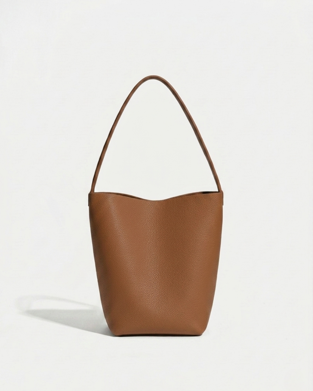 Léa Bucket Bag in tan brown pebbled cowhide